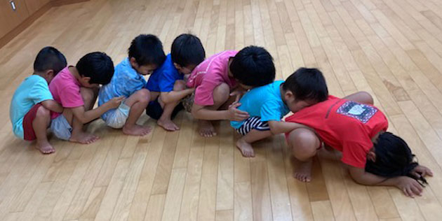 イモムシゴロ　ゴロ
